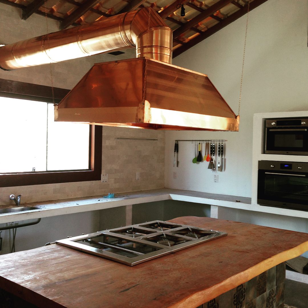 Coifa feita de chapa de cobre